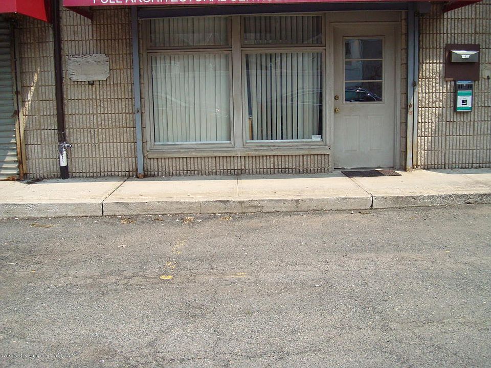 2nd image of 885 Annadale Rd
