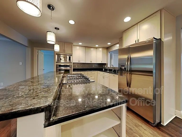 3818 Woodmont Ln — Photo 15