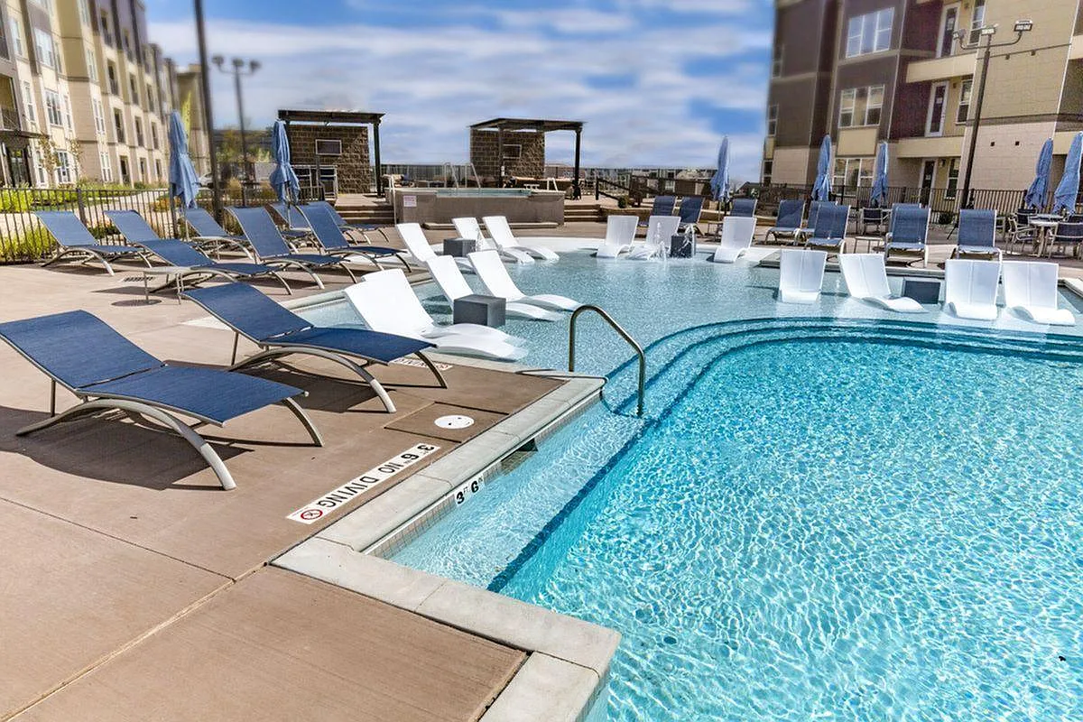 Pool - Alinea Town & Country