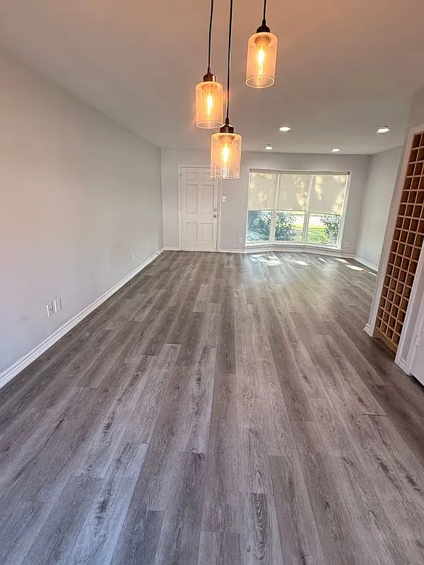2 bed, 2.0 bath, 1078 sqft, $2,095 — Photo 3