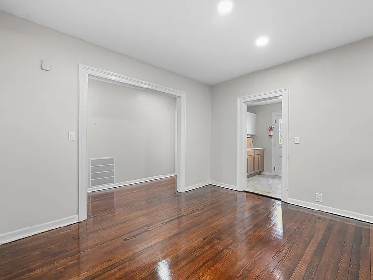 69 Maple St — Photo 10