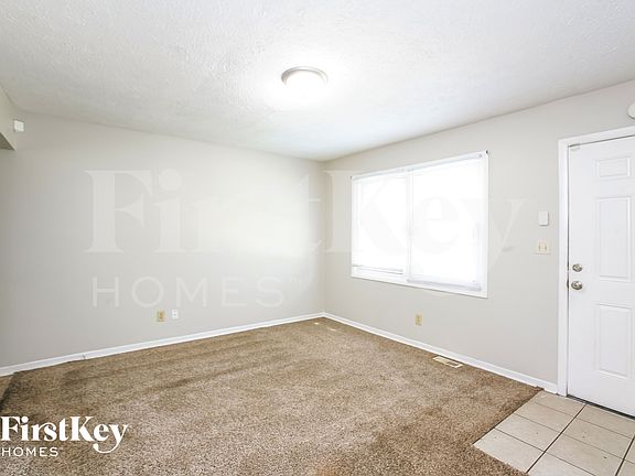 3rd image of 2910 Heatherlea Dr