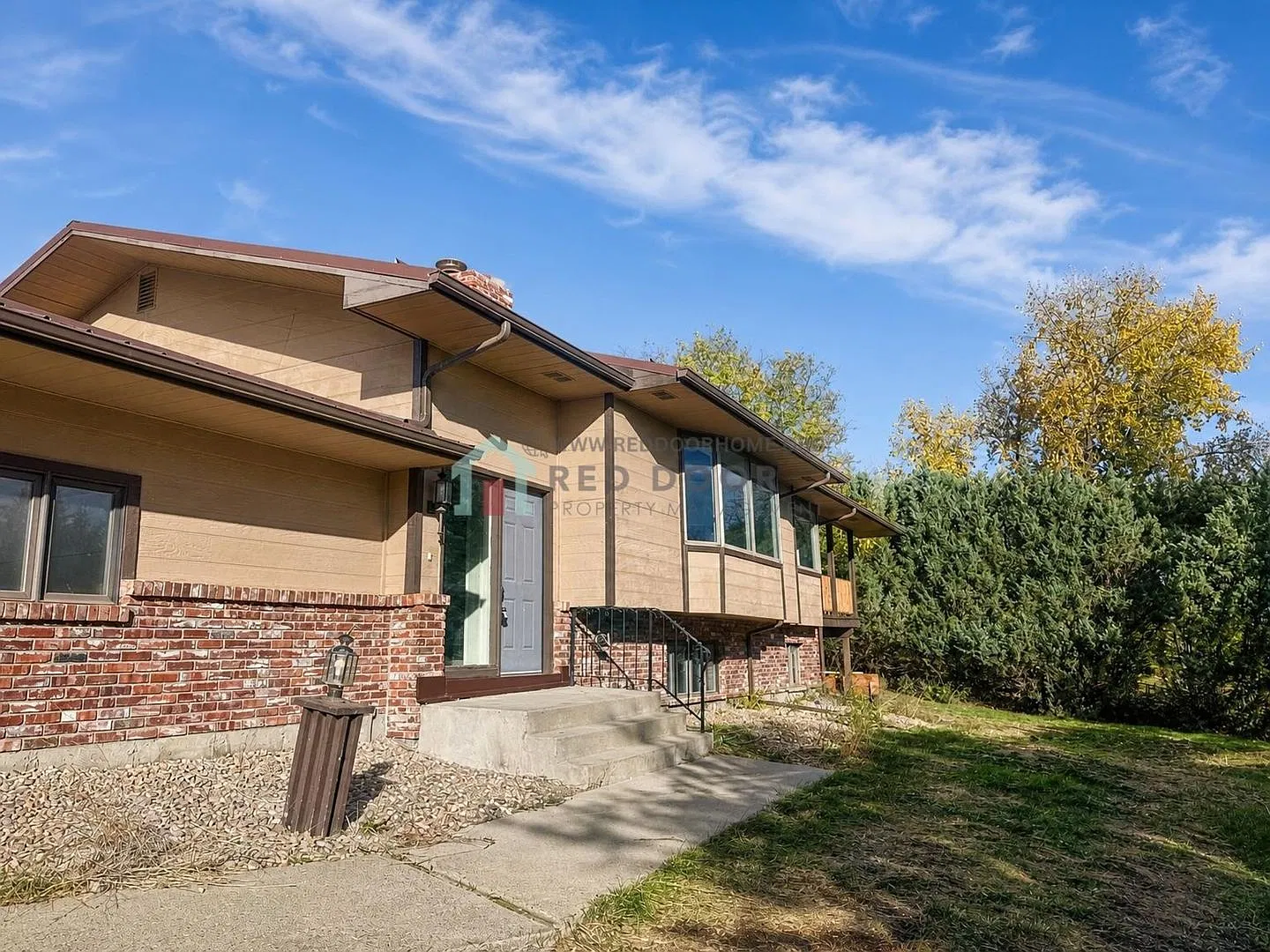 Beautiful 3-Bedroom Home in Skyline with City Views! — Photo 2