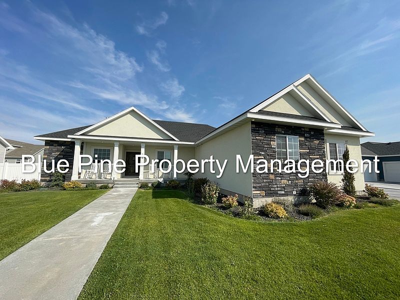 1st image of 728 Regency Ln