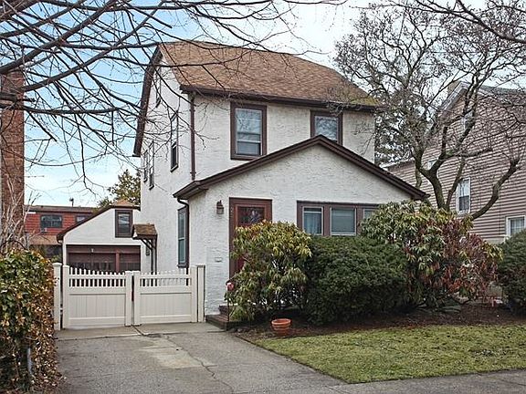 2nd image of 25 Spruce St