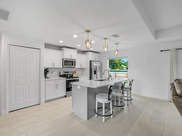 8156 103rd Avenue, Vero Beach, FL 32967