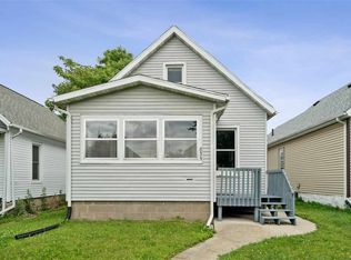 835 10th St SW, Cedar Rapids, IA 52404