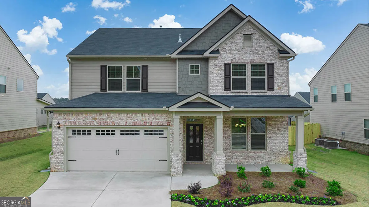 290 Staffin Dr photo 1