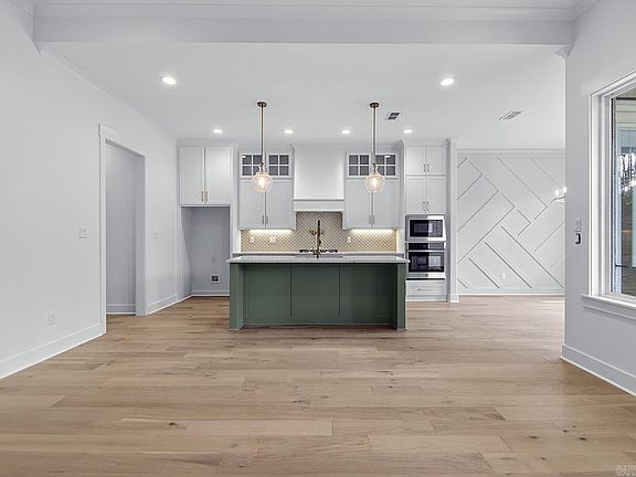 5th image of 121 Kinley Loop