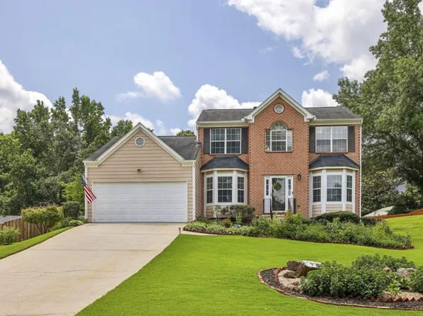 1079 Shadow Lake Dr, Lithonia, GA 30058