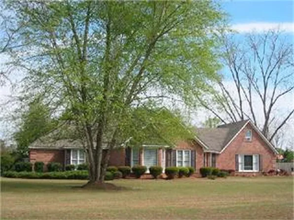4505 Wellington Woods Dr, Hahira, GA 31632