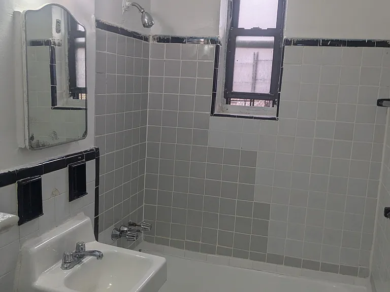 42-72 80th St #3F — Photo 2