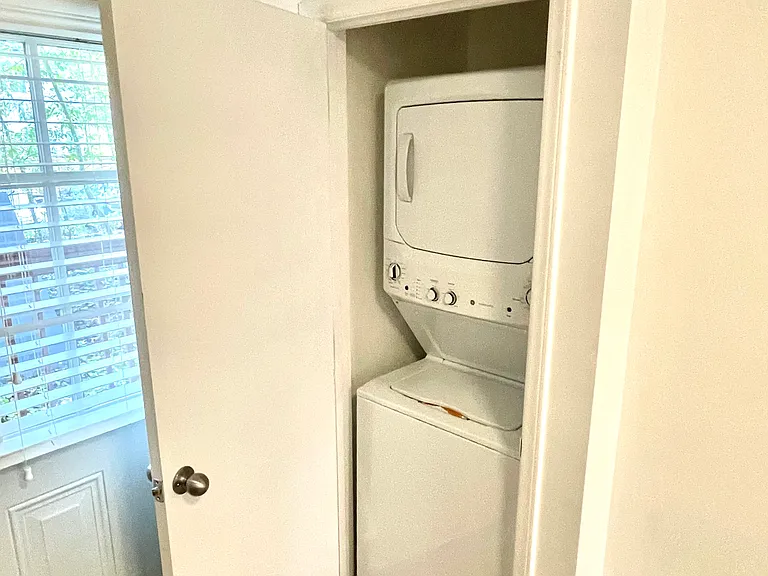 Collegeview — Photo 13