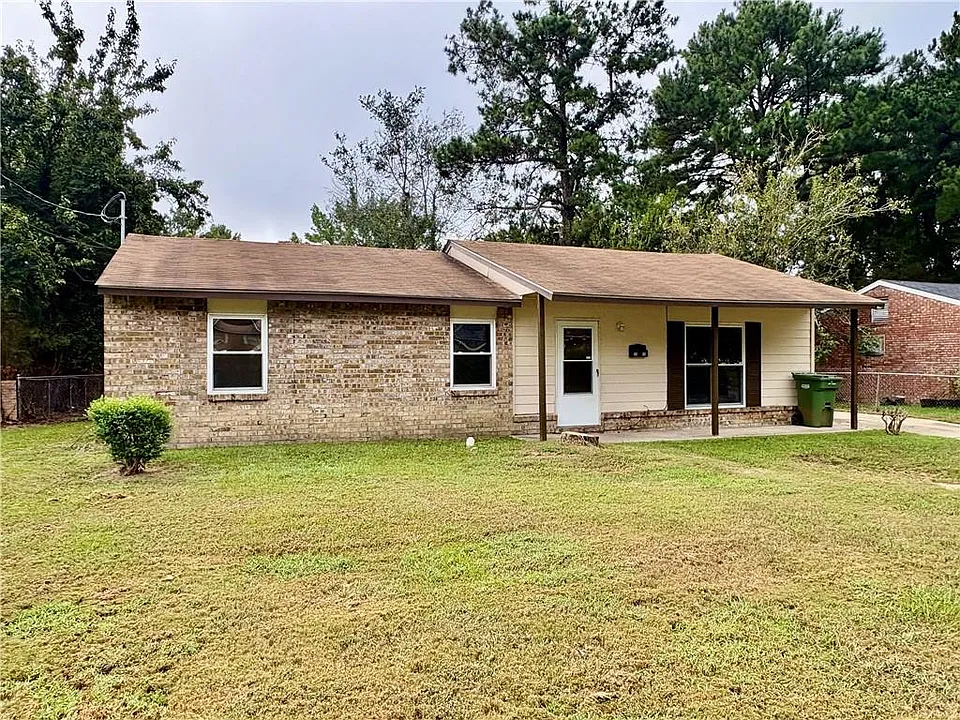 3650 Surrey Ln