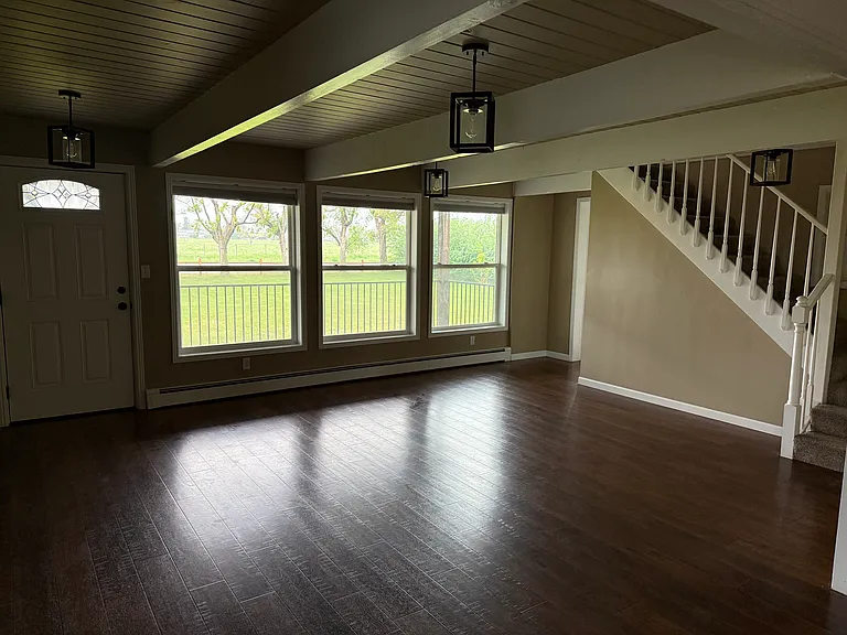 850 Sierra Rd W — Photo 27