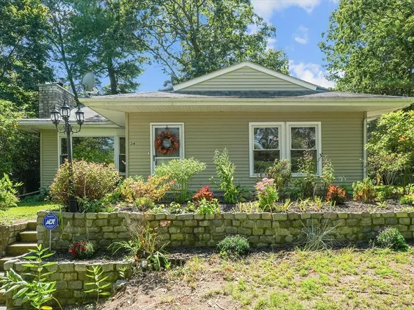 34 Glen Rd, Wilmington, MA 01887
