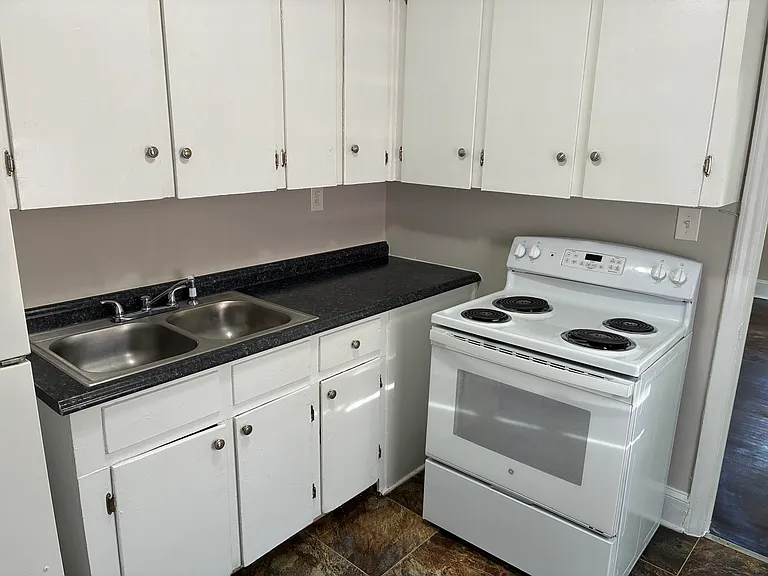 4004 Winfield Dr — Photo 7