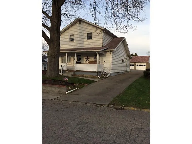 1237 Linden St photo 1