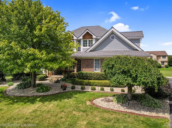 1457 Anchor Ln, Highland, MI 48356