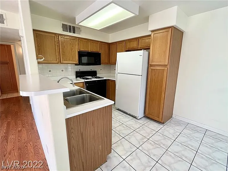 3101 Casey Dr #201 — Photo 6