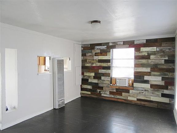5th image of 1114 E McKinney St