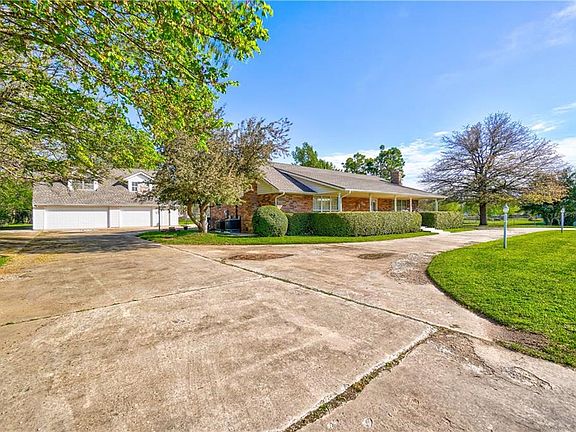 2nd image of 15185 Arrowhead Dr