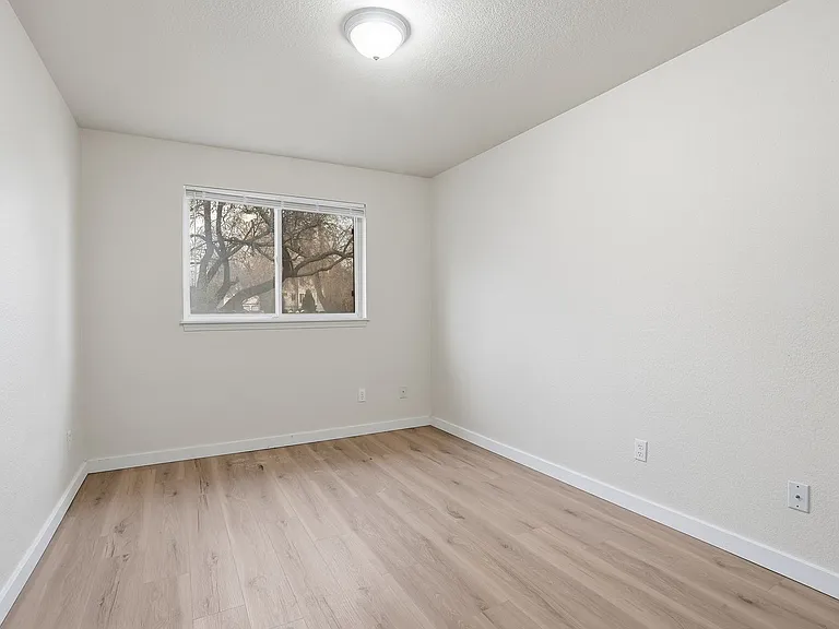 3446 W Lilac Ct #D — Photo 16