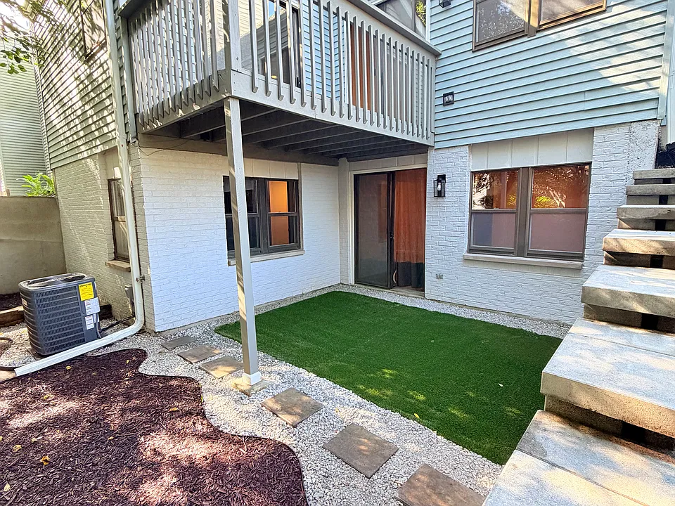 7S427 Olympia Ct