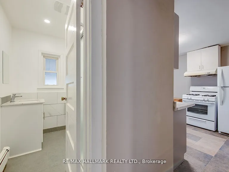 576 Ossington Ave S #2 — Photo 5