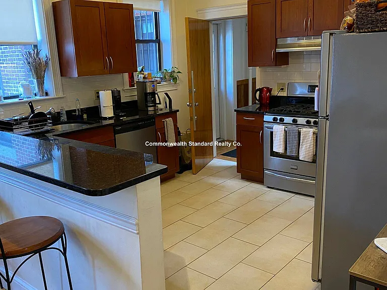 76 Quint Ave #1O — Photo 16