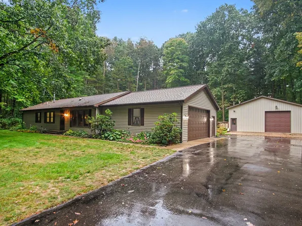 2202 Eleven Mile Rd NE, Rockford, MI 49341
