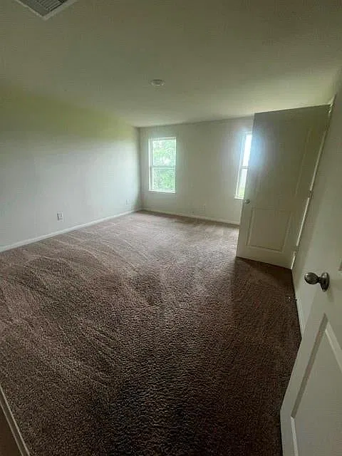 3 bed, 2.5 bath, 1813 sqft, $1,850 — Photo 2