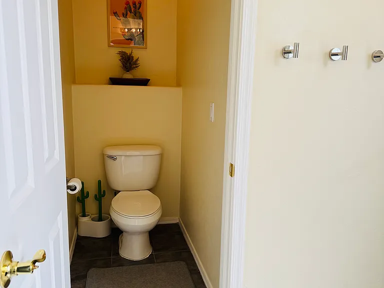 233 N Desert Park Pl — Photo 16