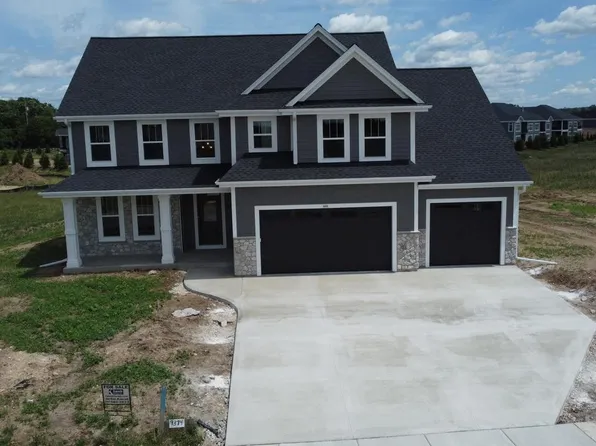 490 Talbots Woods DRIVE, Dousman, WI 53118