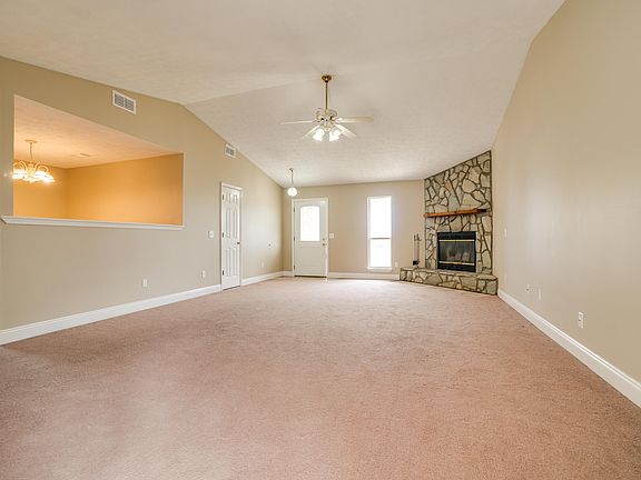 2nd image of 616 S Berthe Ave