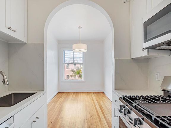 4th image of 2190 Beach St APT 306