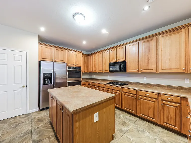 7064 W Antelope Dr — Photo 8