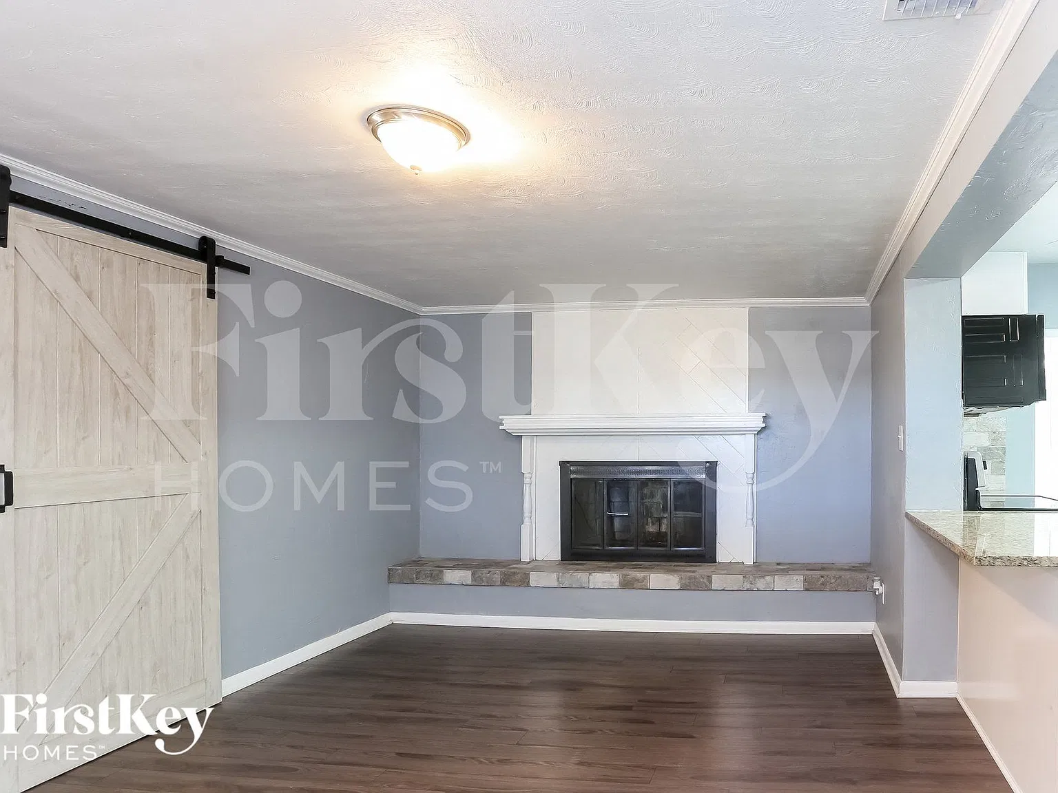 3 bed, 2.0 bath, 1417 sqft, $2,895 — Photo 2