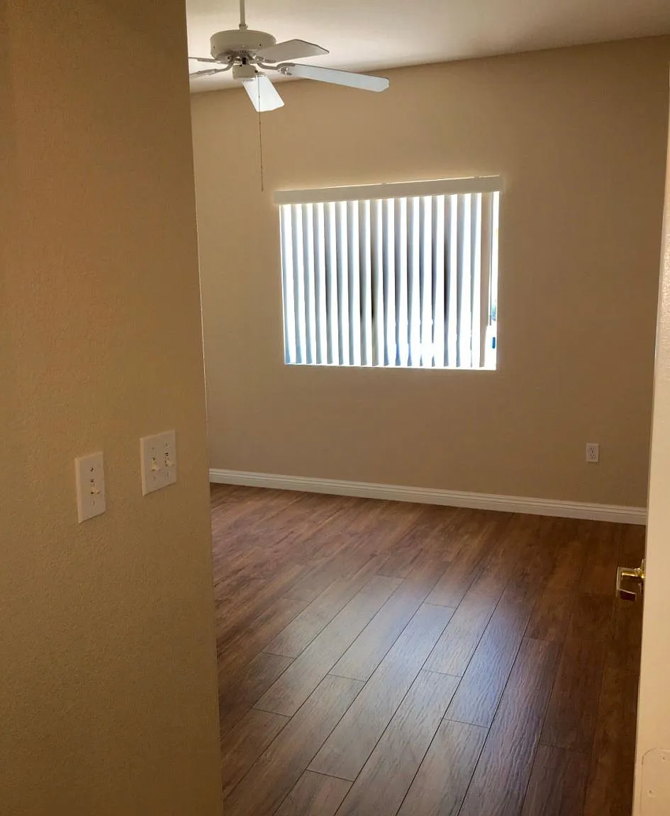 10524 Pine Glen Ave — Photo 3