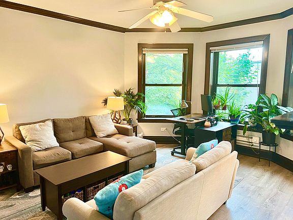5th image of 913 W Sheridan Rd APT 8