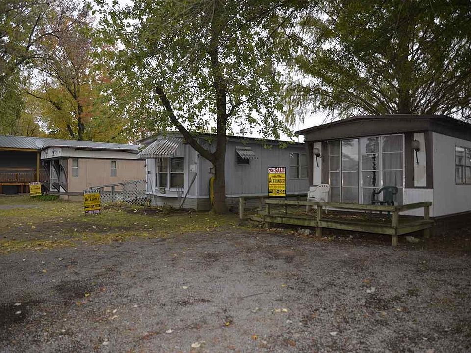 1st image of 1070 Lake Dr
