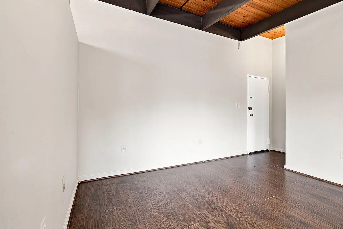 2 bed, 1.0 bath, 728 sqft, $1,750 — Photo 3