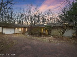 281 Forest Dr, Canadensis, PA 18325