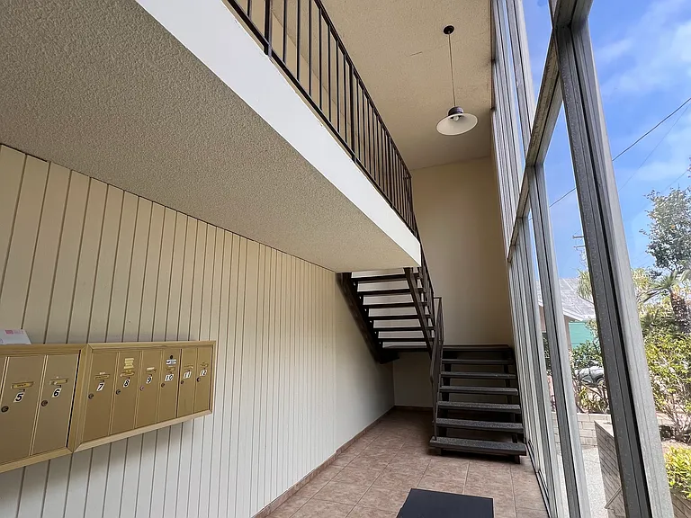 525 N Francisca Ave #1 — Photo 3