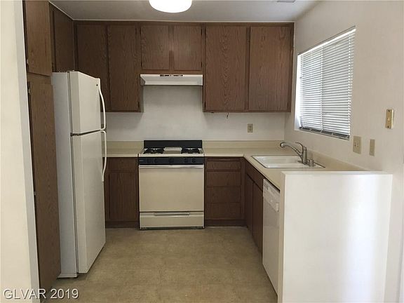 3rd image of 8298 Palmada Dr