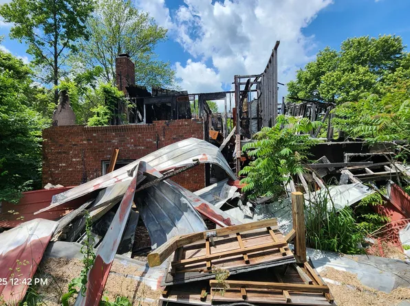 6700 Payton Ln, Crestwood, KY 40014