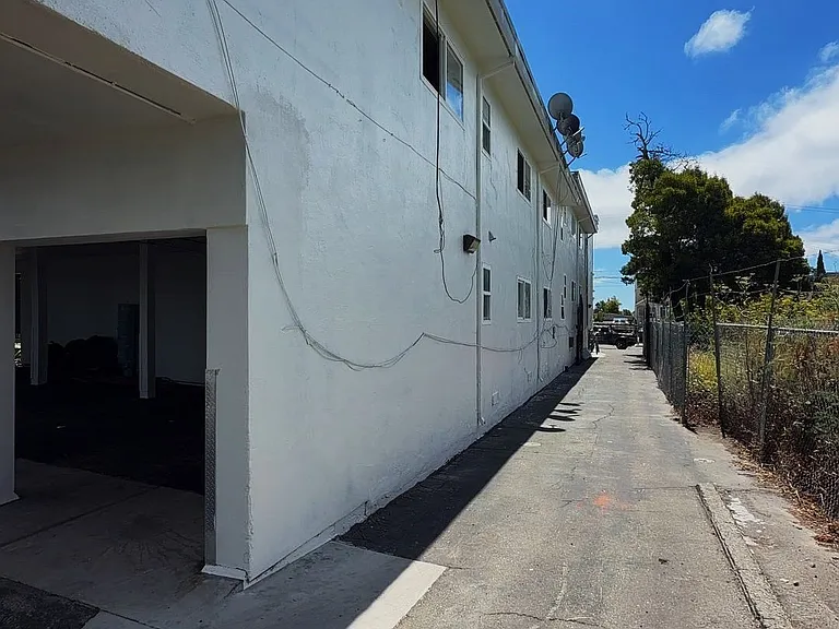 2515 10th ave — Photo 9