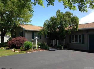 4239 Royalton Center Rd, Gasport, NY 14067