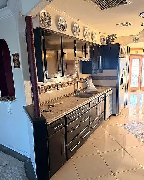 2 bed, $560 — Photo 4