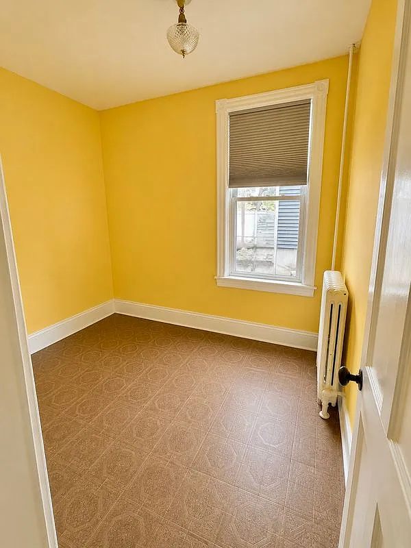 3 bed, 1.0 bath, 1200 sqft, $1,725 — Photo 4